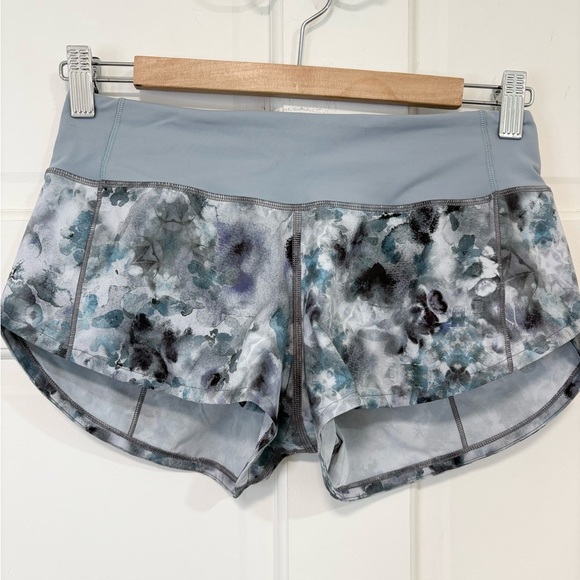 lululemon Speed Up Shorts Low Rise Kaleidofloral Blue/Gray Size 2 EUC Athletic - Picture 4 of 14